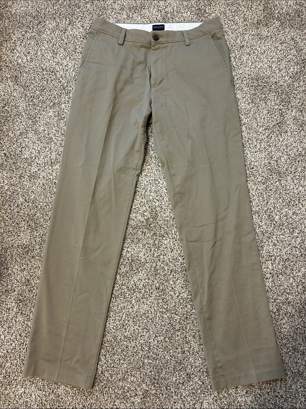 Dockers Men's Classic Straight Fit Khaki Pants